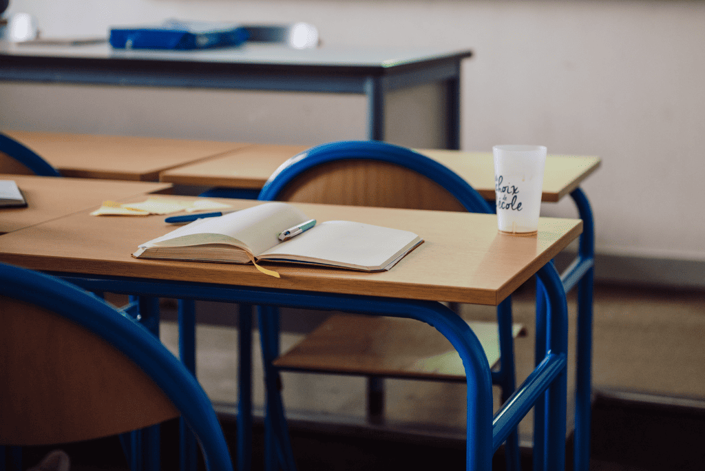 Contexte du système éducatif français, ou pourquoi devenir professeur aujourd'hui ? 1 Contexte du système éducatif français, ou pourquoi devenir professeur aujourd'hui ? - Le Choix de L'école