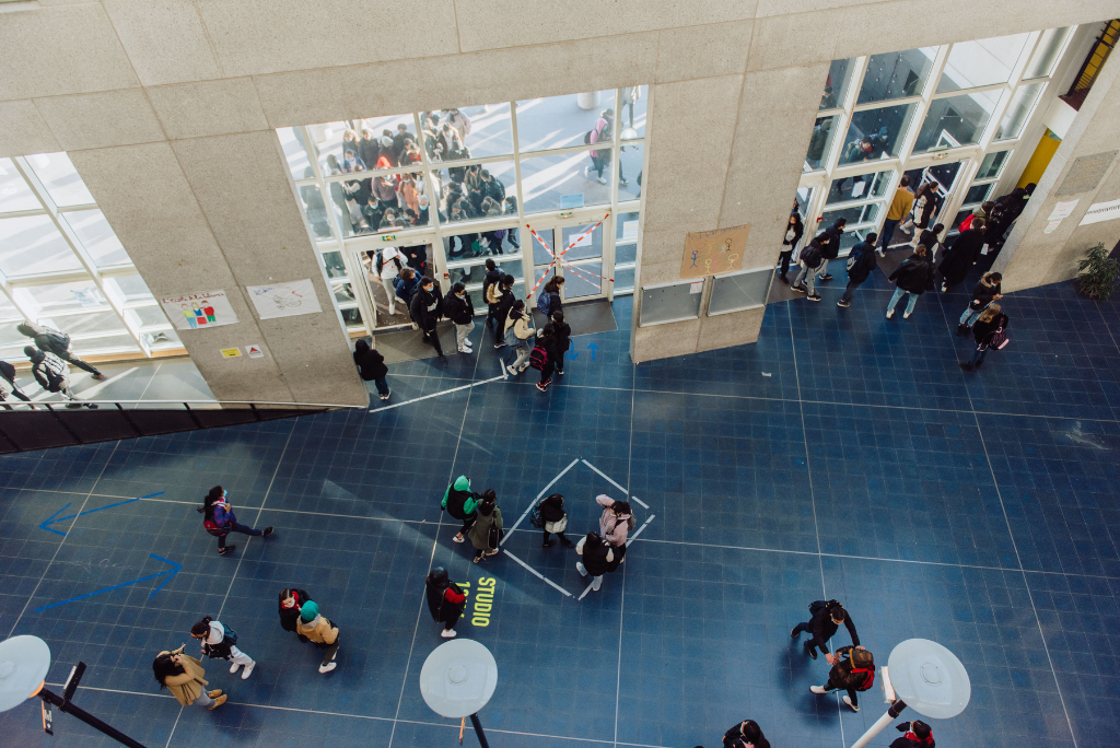 Rejoindre la promotion 2 École primaire, collège ou lycée professionnel, quel type d'établissement choisir ? - Le Choix de l'Ecole