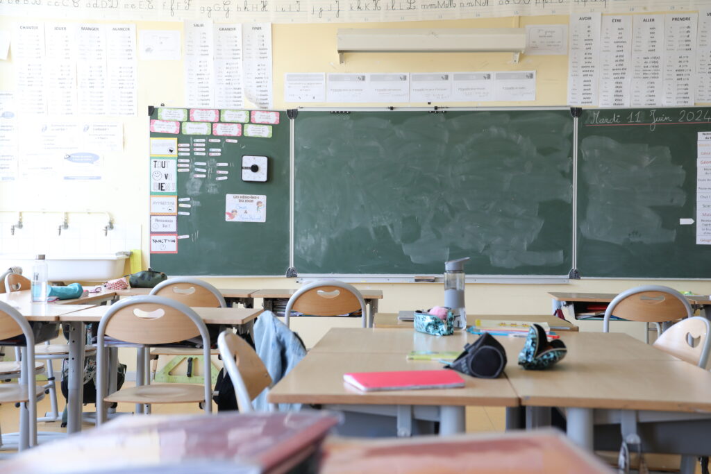 Le statut de contractuel 1 Le statut de contractuel - Le choix de l'école